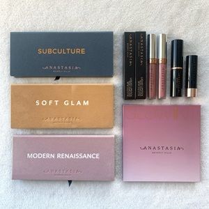 NWOT & gently used Anastasia makeup bundle